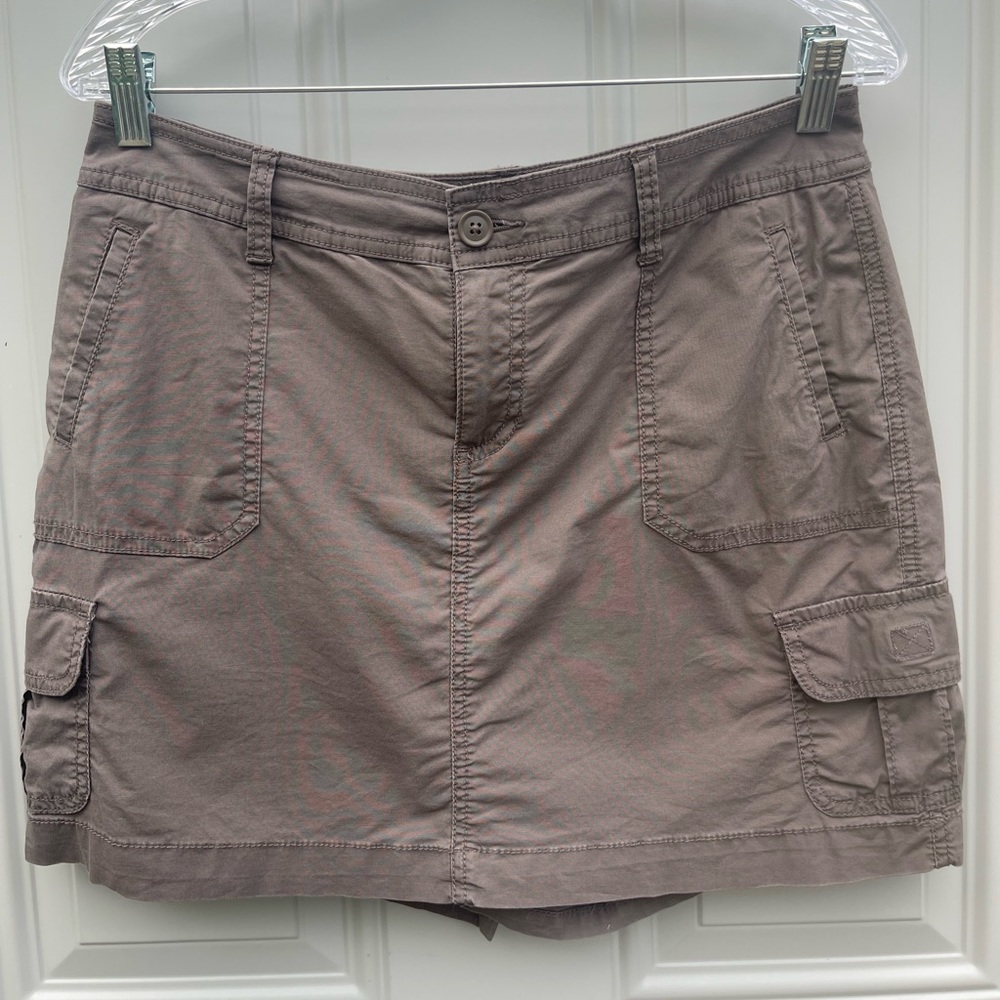 St. John Khaki Skort With Pockets